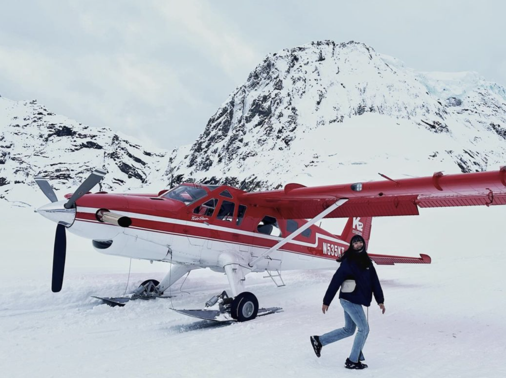 K2 Aviation 輕航機上雪山